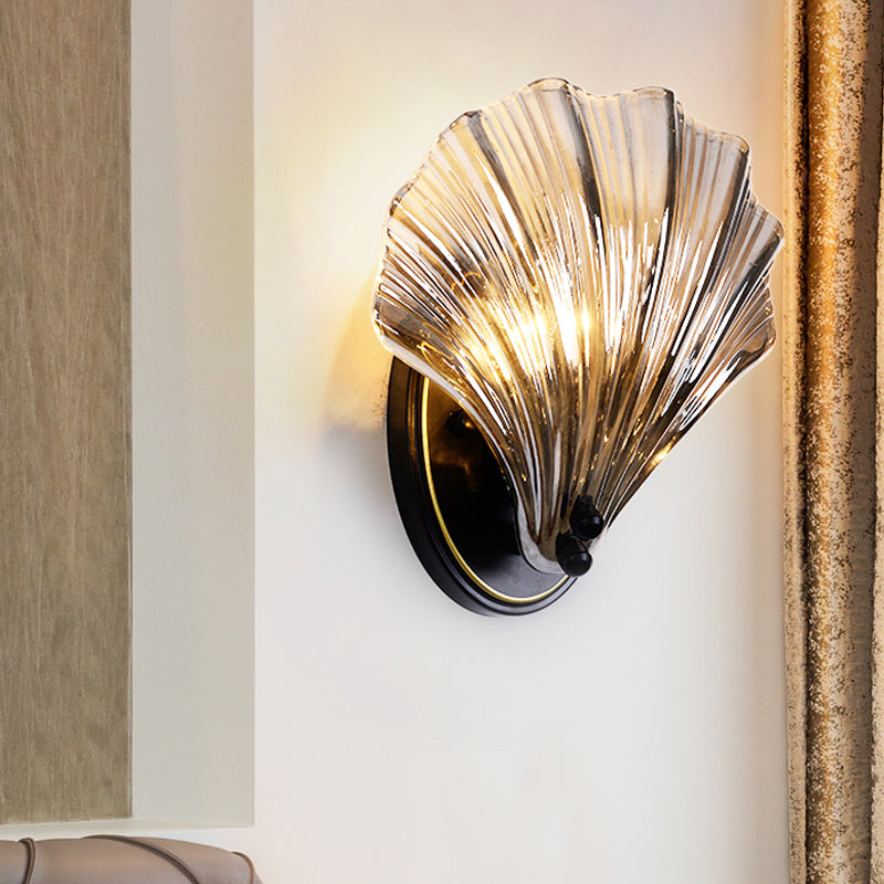 Single Scalloped Shell Wall Lamp Country Style Black/Gold Ribbed Glass Sconce Lighting Fixture