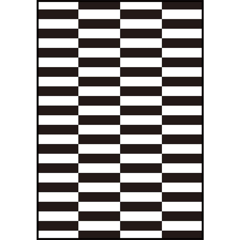 Contemporary Checkered Pattern Rug Black and White Polyester Rug Machine Washable Non-Slip Area Rug for the Bedroom