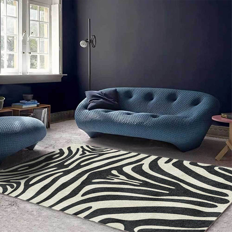 Contemporary Zebra Stripe Rug Black and White Polyester Rug Machine Washable Non-Slip Rug for the Bedroom