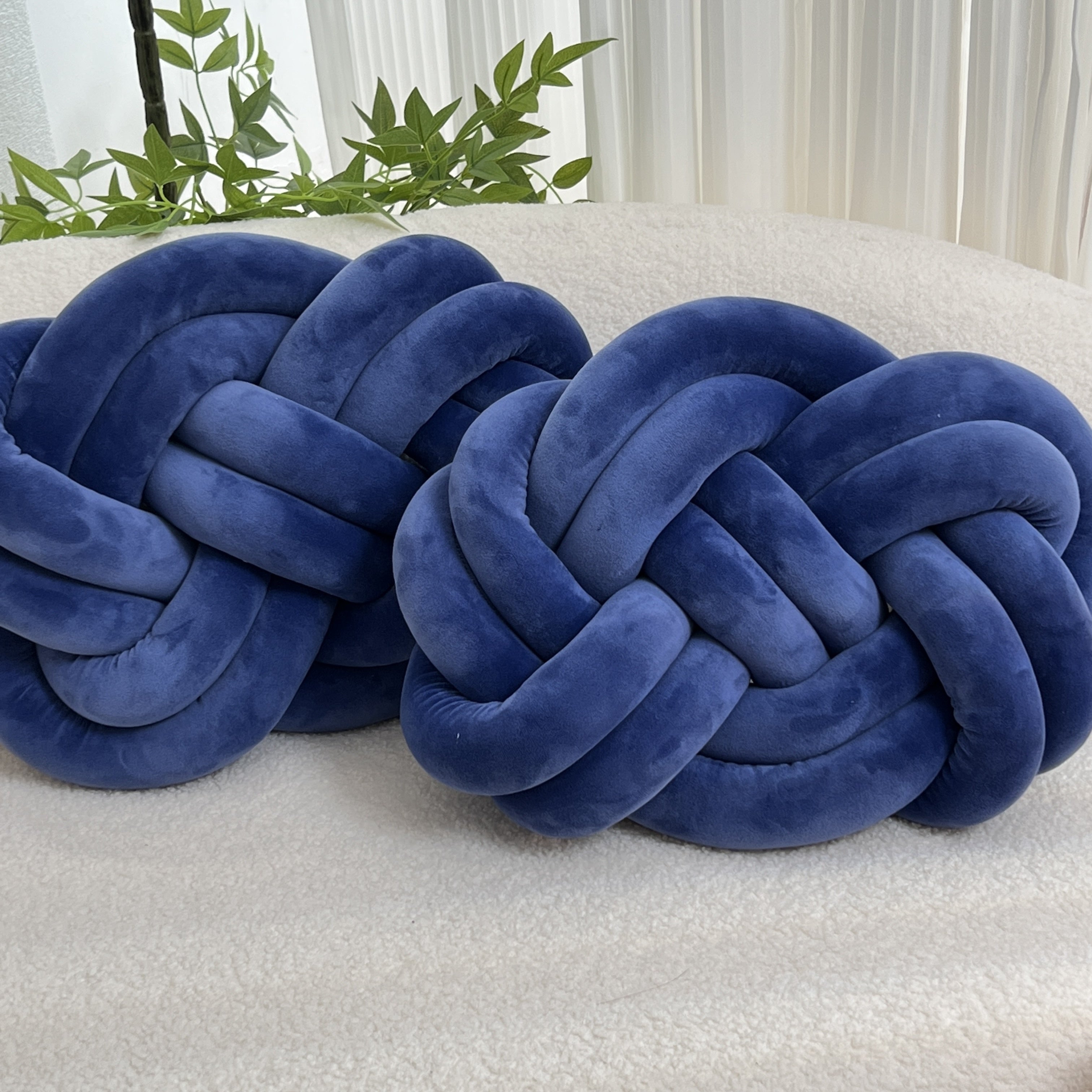 Pillow - Luxurious soft pillows with button design