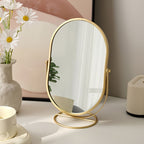360° Look – Elegant Makeup Mirror for Every Angle