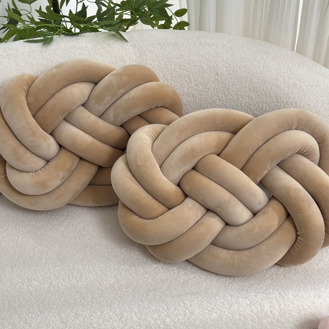 CozyPlush Set with 2 Plush Decorative Pillows – Soft Elegance for Your Home Vinantica