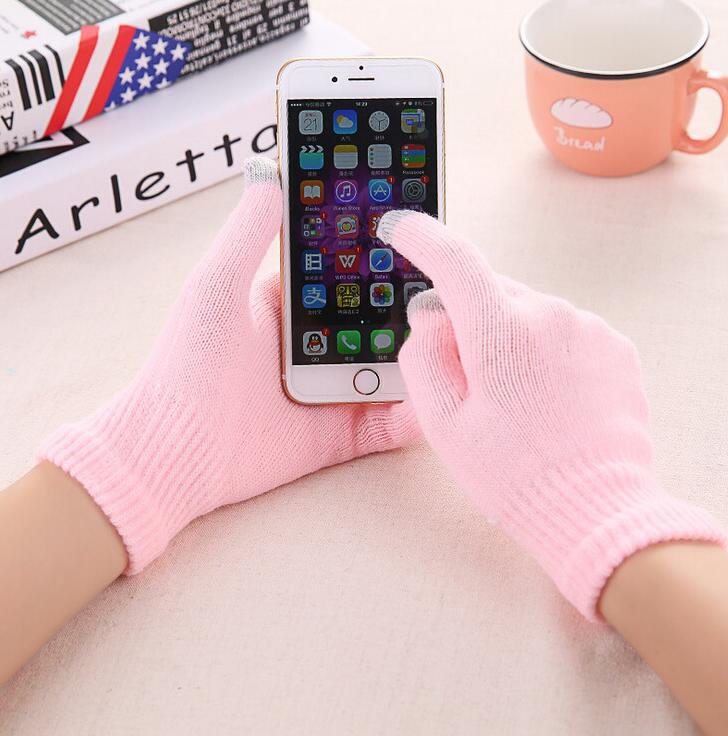Warm waterproof winter gloves with touchscreen compatibility