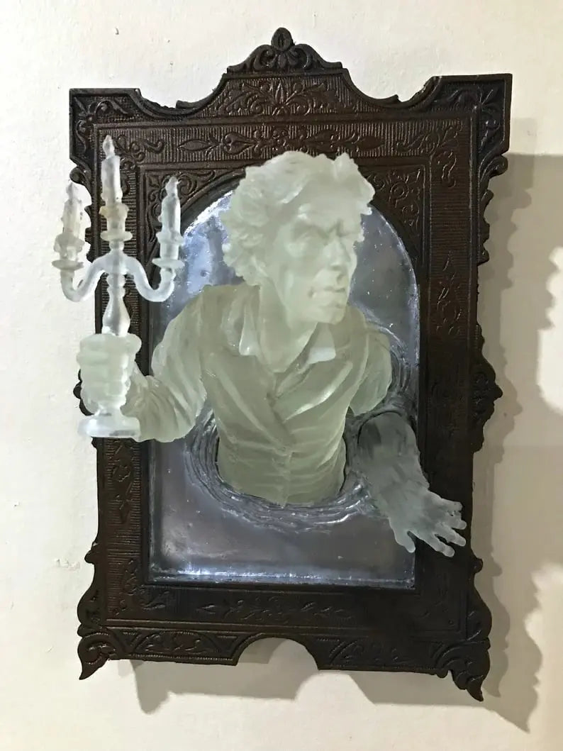 Vinantica | Spirit in the Mirror – Shining 3D wall decoration made of resin for mysterious spaces