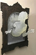 Vinantica | Spirit in the Mirror – Shining 3D wall decoration made of resin for mysterious spaces