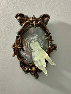 Vinantica | Spirit in the Mirror – Shining 3D wall decoration made of resin for mysterious spaces