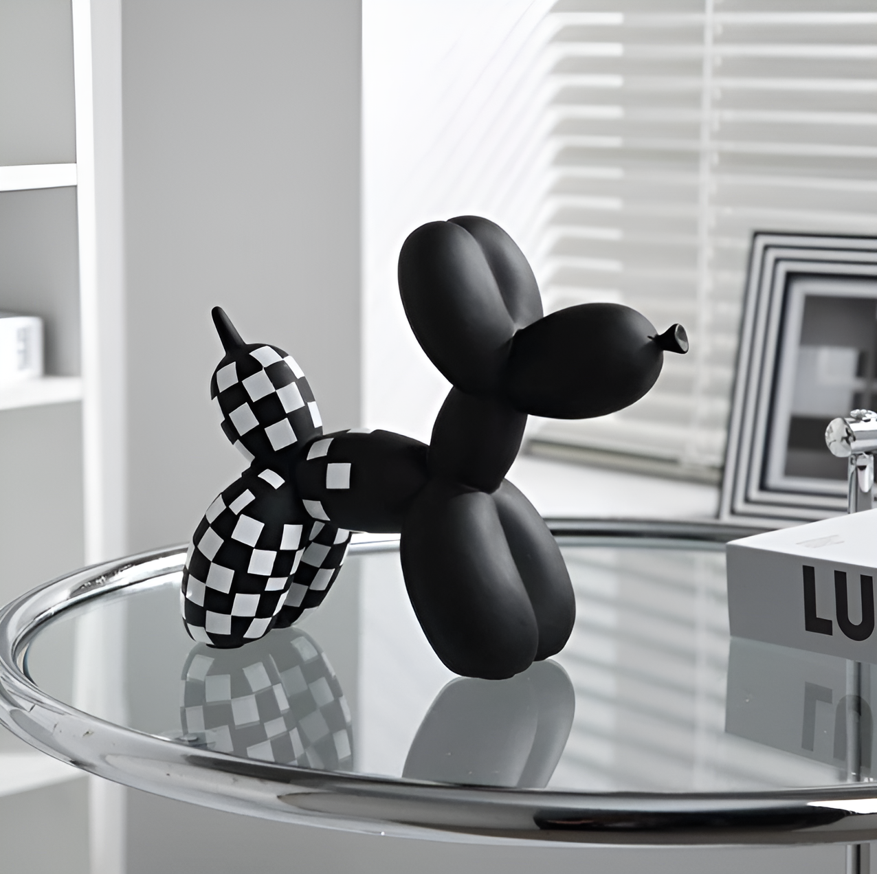 Balloon Pup Art - Creative Balloon Dog Design for Home Decoration