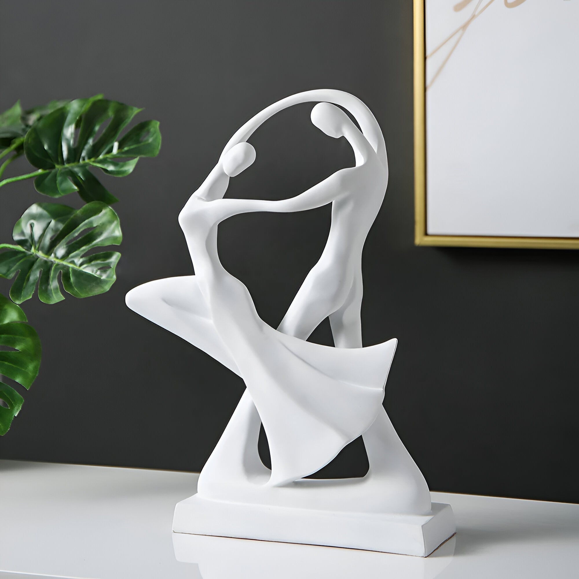 SwayDuo | Modern dancing resin sculpture