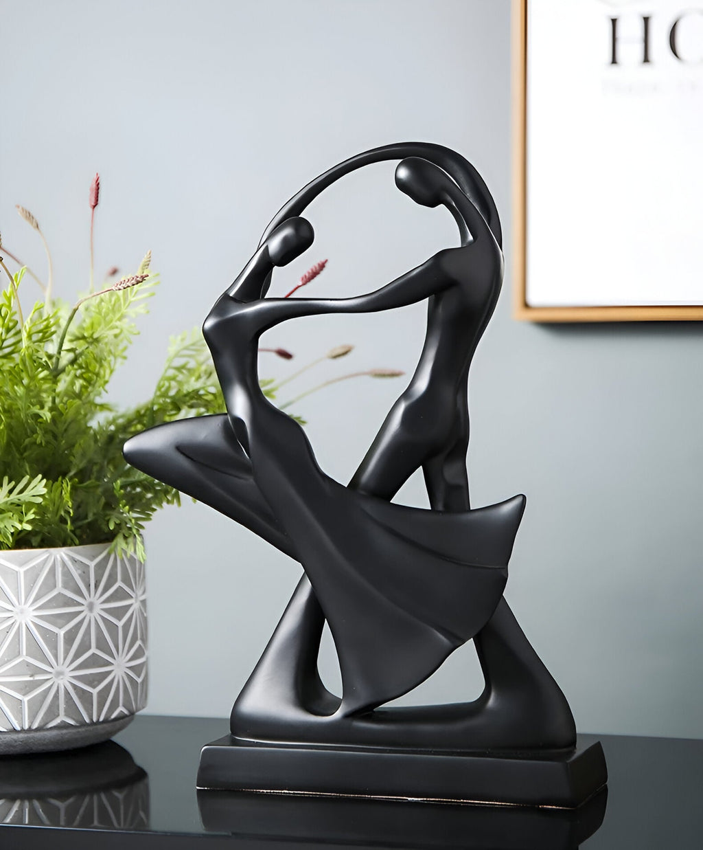 SwayDuo | Modern dancing resin sculpture