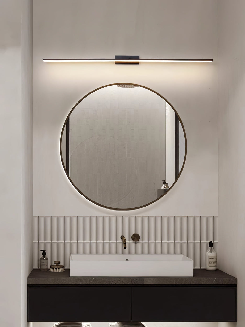 Metal Linear Mirror Lamp bracket Wall Light | Vinantica