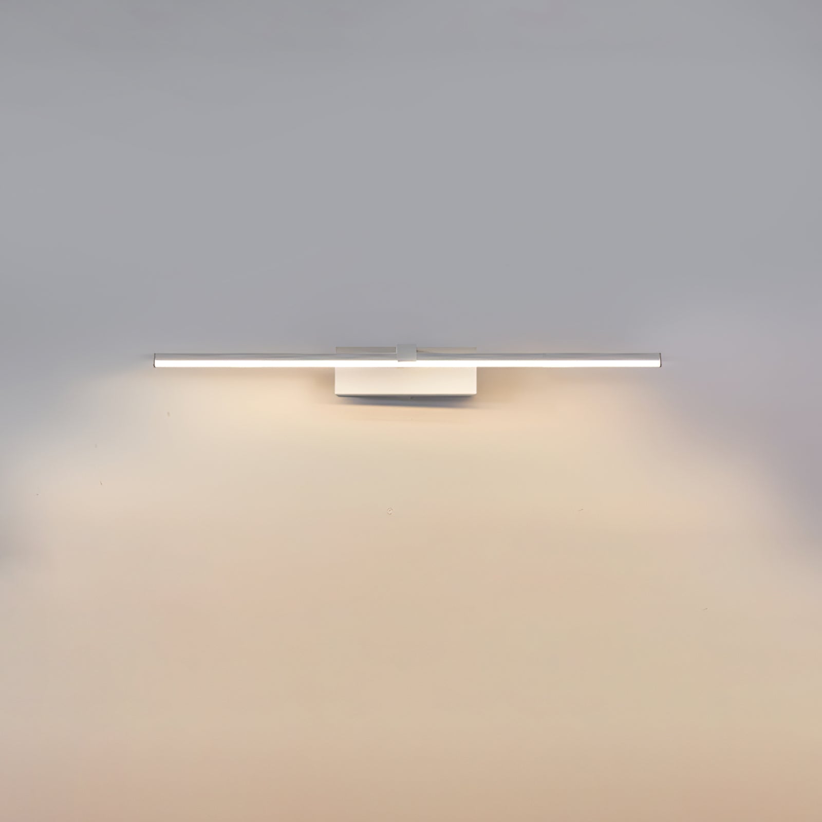 Metal Linear Mirror Lamp bracket Wall Light | Vinantica