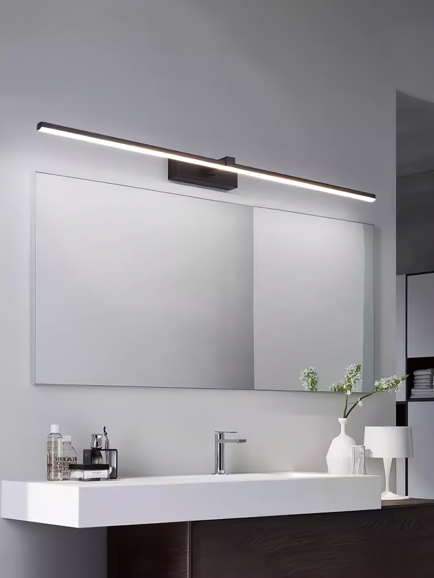 Metal Linear Mirror Lamp bracket Wall Light | Vinantica
