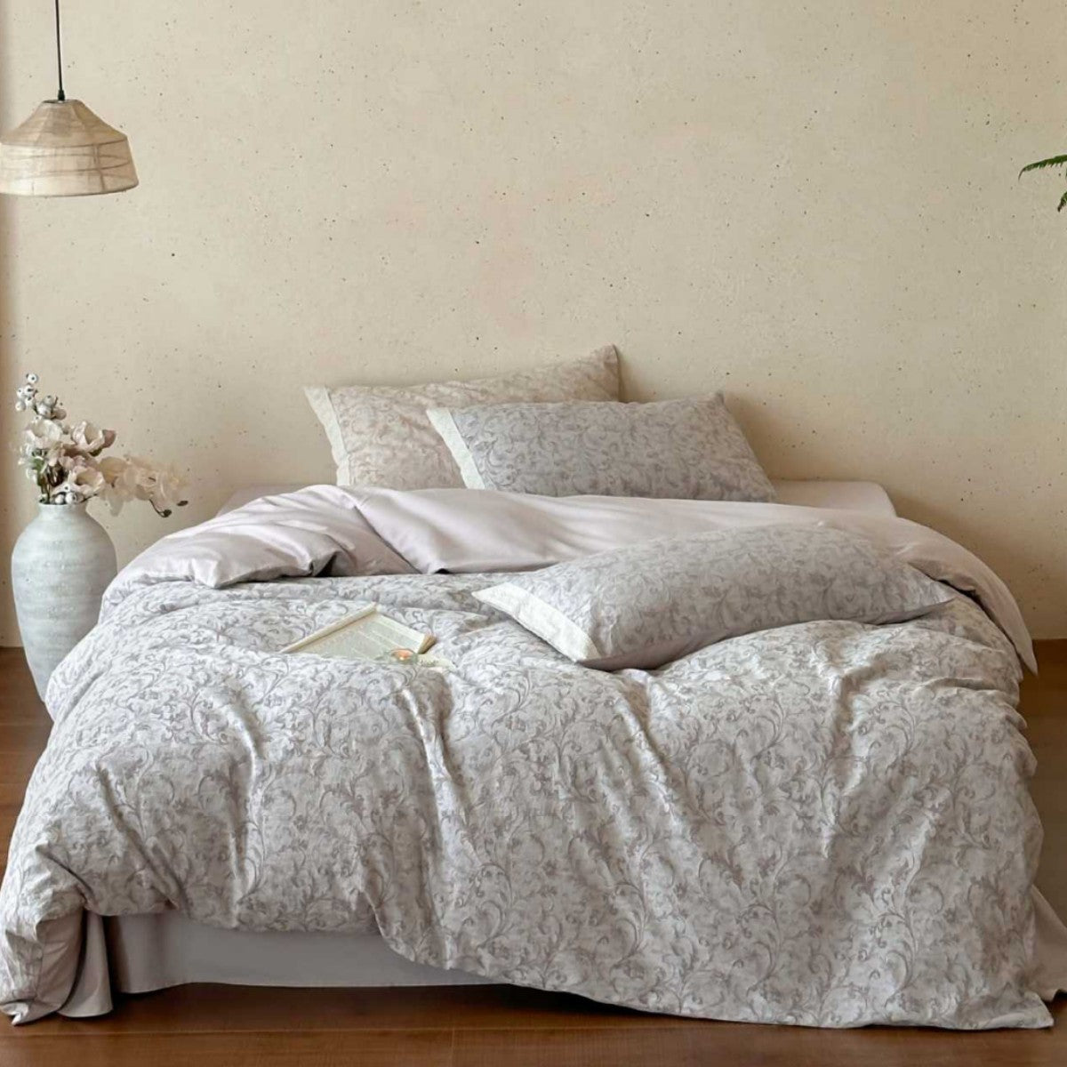 High-quality cotton percale bedding set with fine damask pattern and soft surface