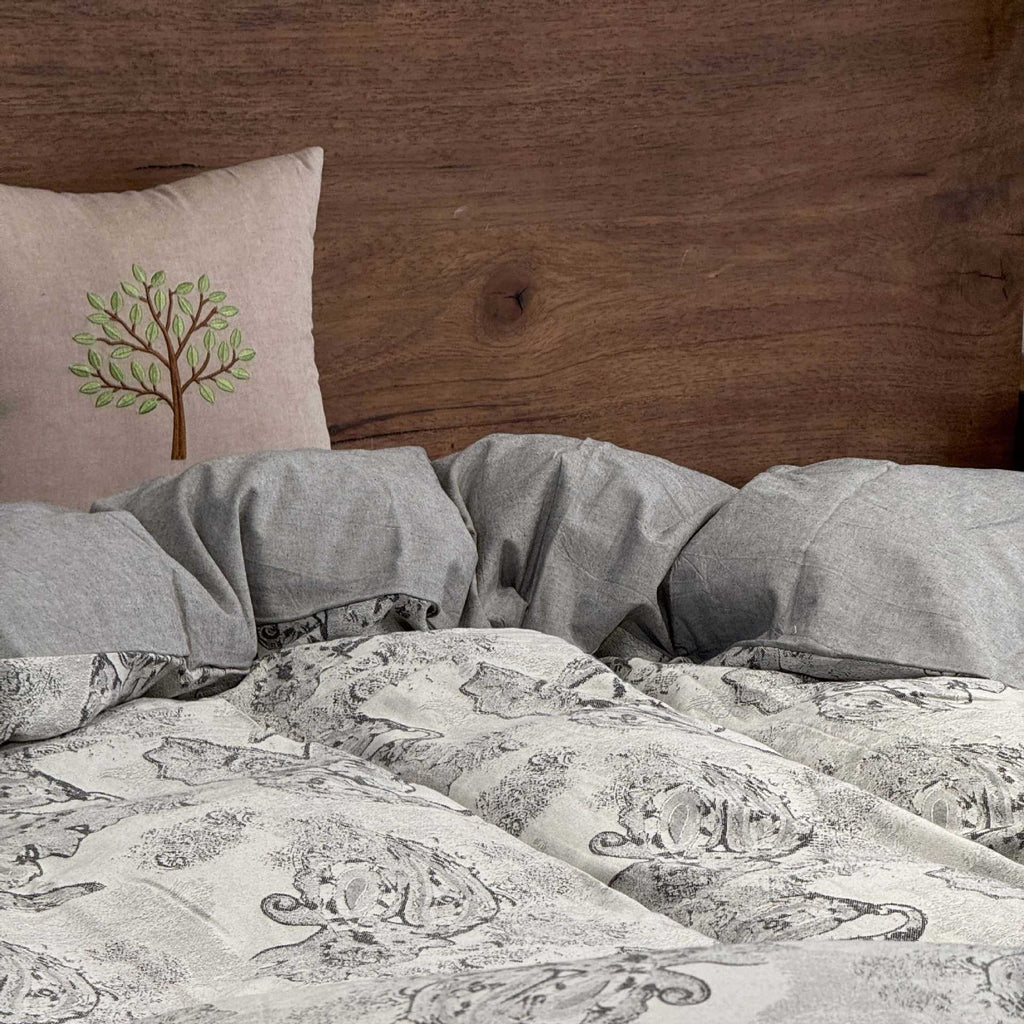 Premium fine linen duvet cover set with vintage paisley and bed skirt