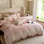Bedding set made of cotton-linen with crochet lace trim, embroidered borders and ruffled edge