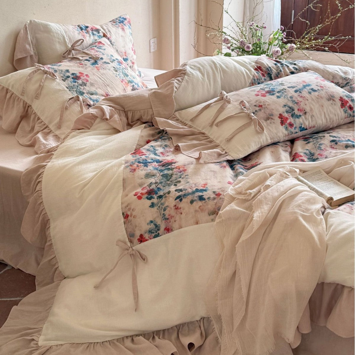 Bedding set with frill, floral watercolor print and tie ribbons