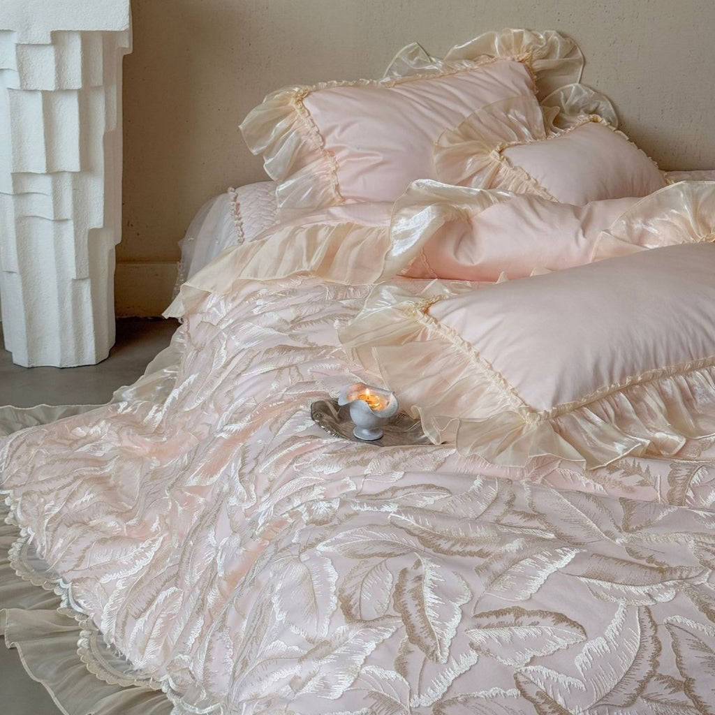 Opulent satin bed set with jacquard-embroidered bedspread and voluminous ruffle hem