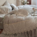 Bedding set made of cotton-linen with floral embroidery, ruffles & lace