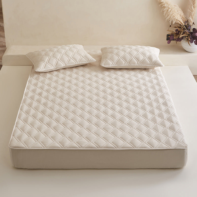 Quilted mattress protector with all-around elastic and breathable cotton filling
