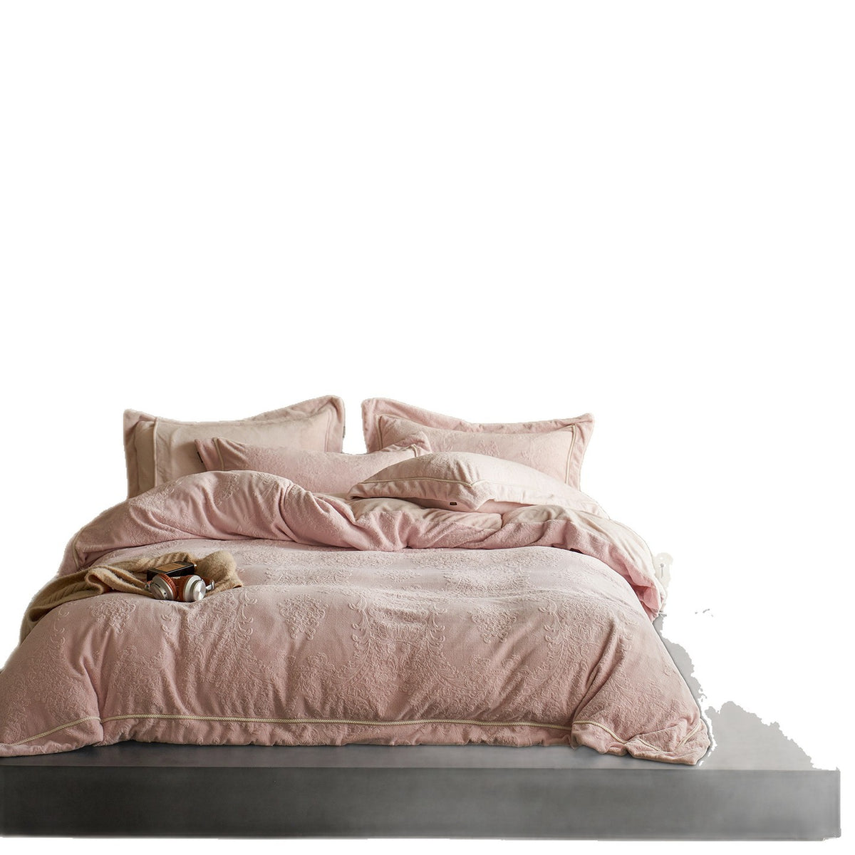 Textured Cotton Jacquard Bedding Set with Fine Cord Piping