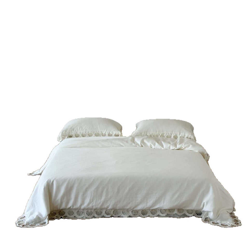 Bedding set made of organic cotton with cutwork borders