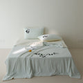 Bedding set made of cotton satin with minimalist panda print and extra soft fitted sheet