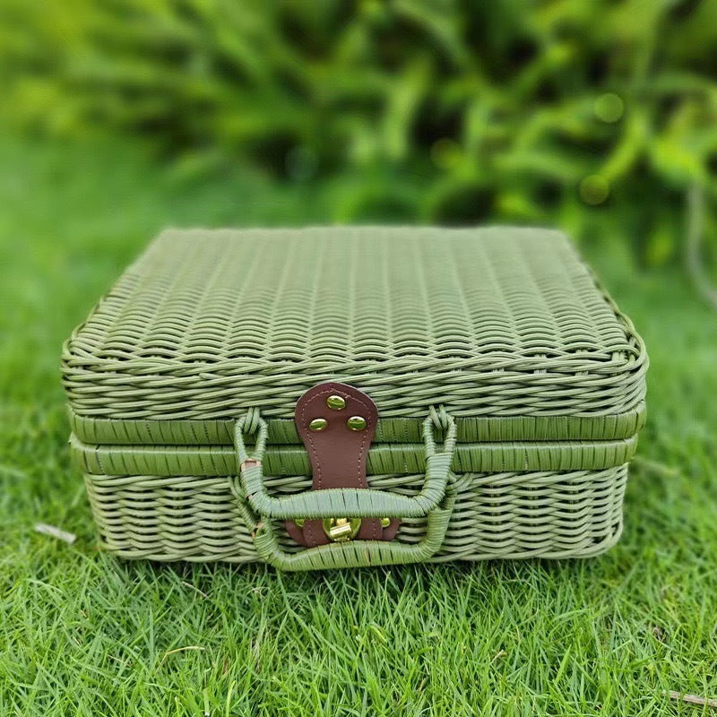 Stylish Rat Box With Practical Handles
