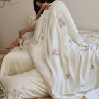 Embroidered cotton satin duvet cover with pillowcases and ties