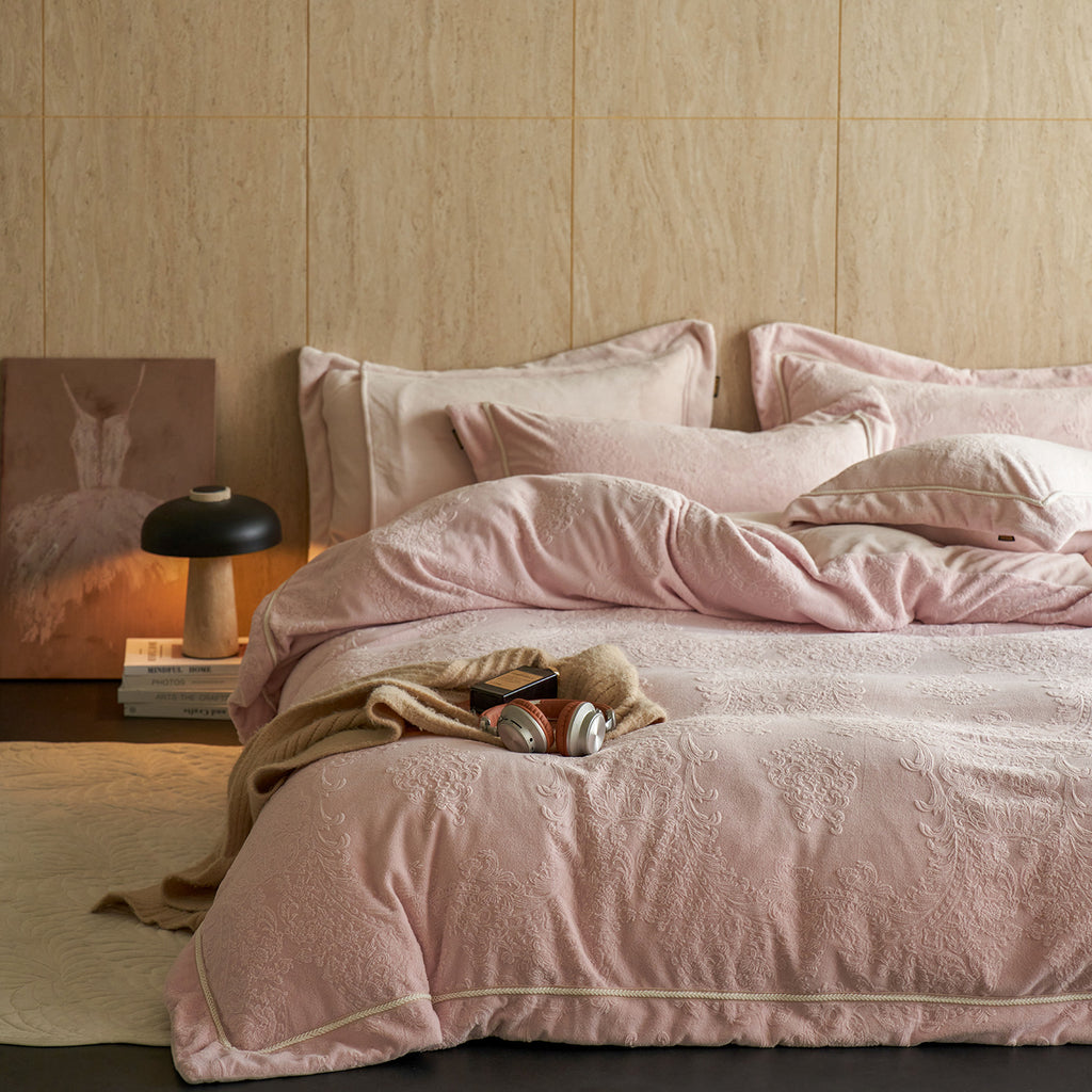 Textured Cotton Jacquard Bedding Set with Fine Cord Piping