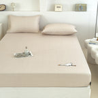 Jersey-fitted sheet with embroidered goose motif and extra-deep hem