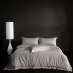 Duvet cover set made of fine cotton satin with subtle corner embroideries