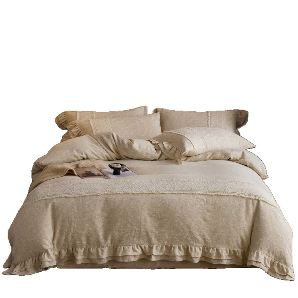 Bedding set made of washed linen with decorative lace trim and ruffle