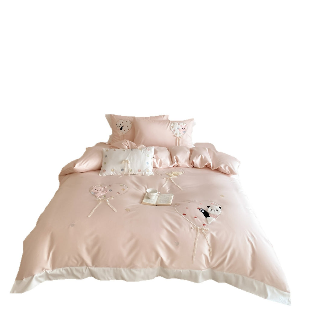Romantic cotton bedding set with appliquéd heart balloons and plush motifs