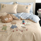 Children's bedding set with teddy bear print, reversible side & soft cotton satin