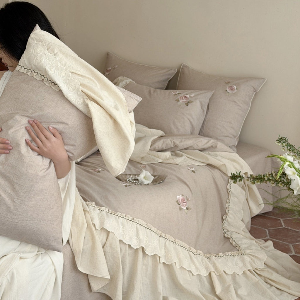 Romantic ruffled bedding set made of cotton-linen with rose embroidery and bed skirt