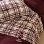 Checkered bedding set with reversible design and pillowcases
