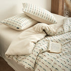 Bedding set made of cotton percale with fine geometric dot stripes