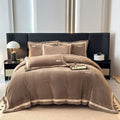 Samt bedding set with pillow covers and quilted border