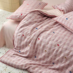 Checked cotton bedding set with delicate animal embroideries