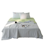Bedding set made of cotton satin with minimalist panda print and extra soft fitted sheet