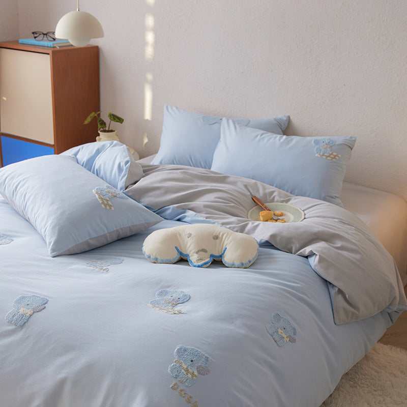 Cute embroidered bedding set with dog appliqués and reversible function