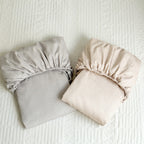 Jersey-fitted sheet with embroidered goose motif and extra-deep hem