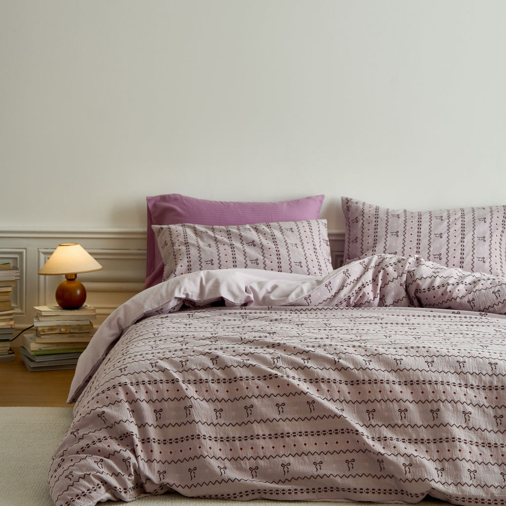 Bedding set made of cotton percale with fine ornamental print