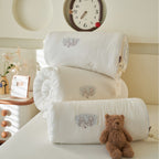 Children's quilt with teddy embroidery and breathable all-season filling