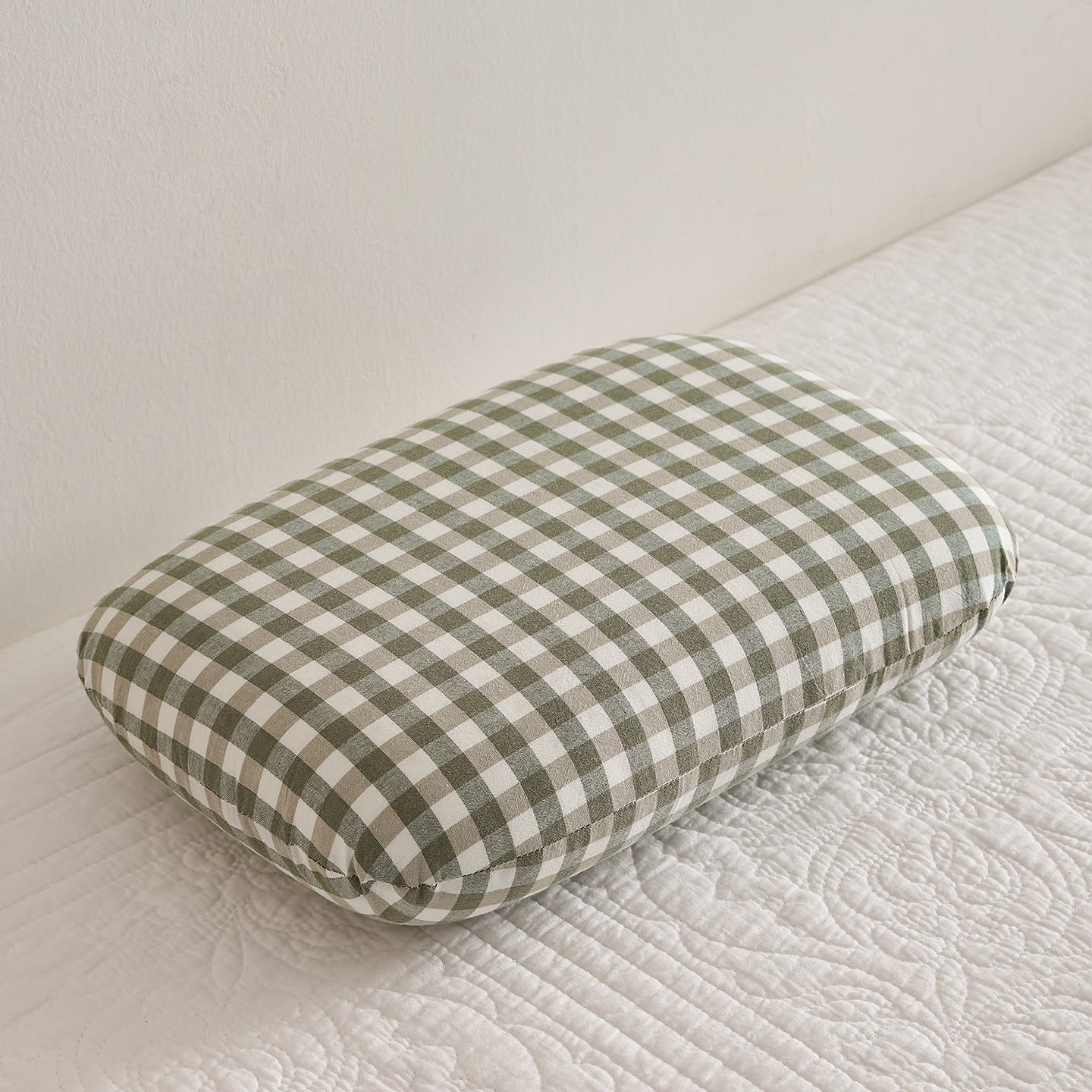 Comfort Pillow with Checked Design Vinantica