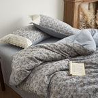 Duvet cover set in vintage floral design made of cotton-linen with lace trim