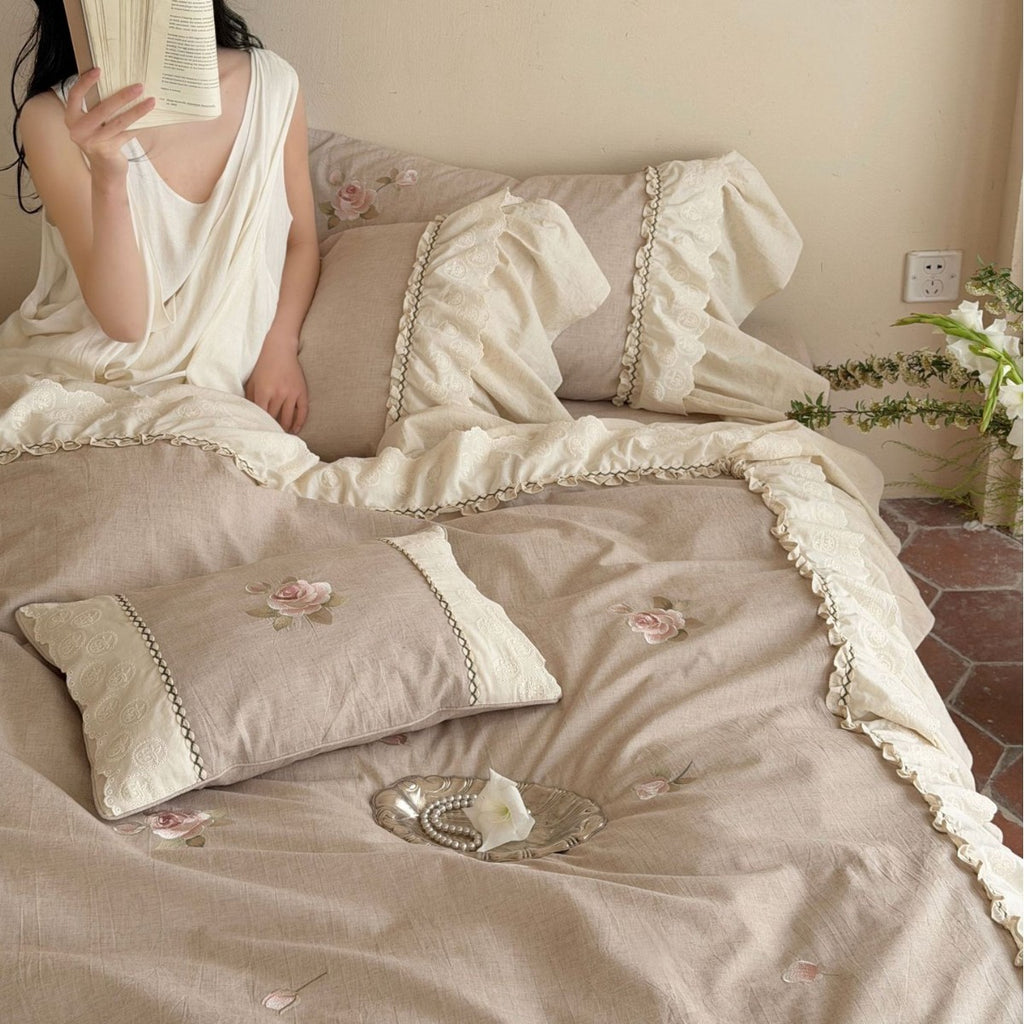 Romantic ruffled bedding set made of cotton-linen with rose embroidery and bed skirt