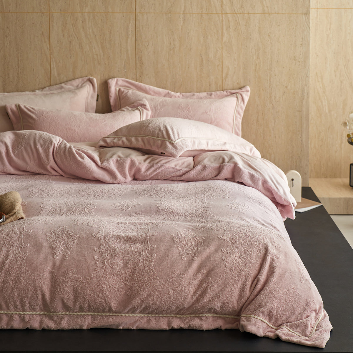 Textured Cotton Jacquard Bedding Set with Fine Cord Piping