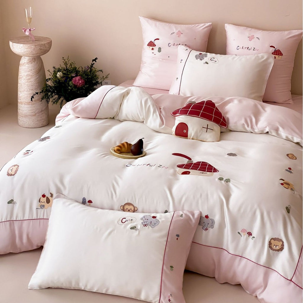 Children's bedding set made of cotton satin with appliquéd bear and car motifs