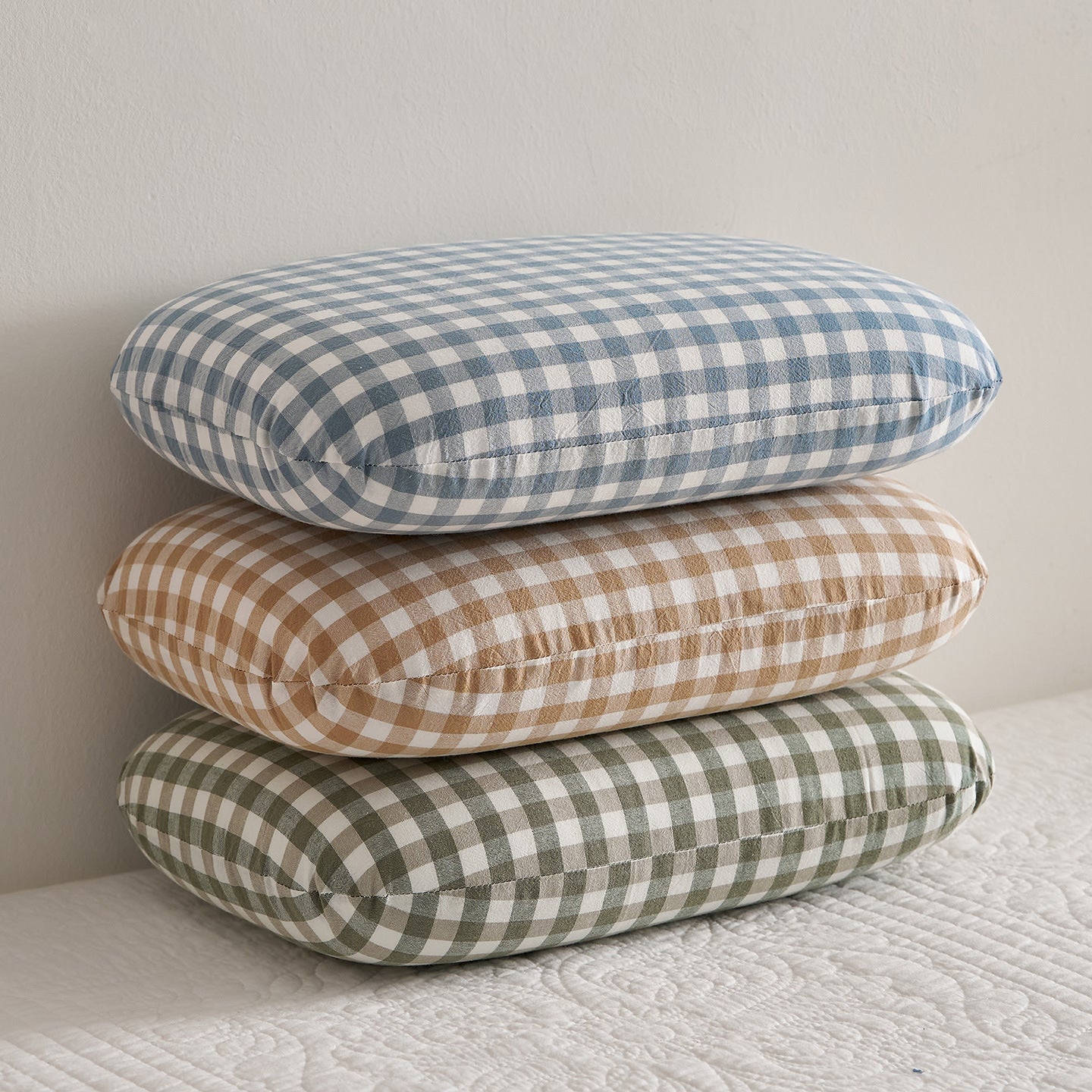 Comfort Pillow with Checked Design Vinantica